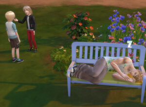 なぜか、そばのベンチで寝る。